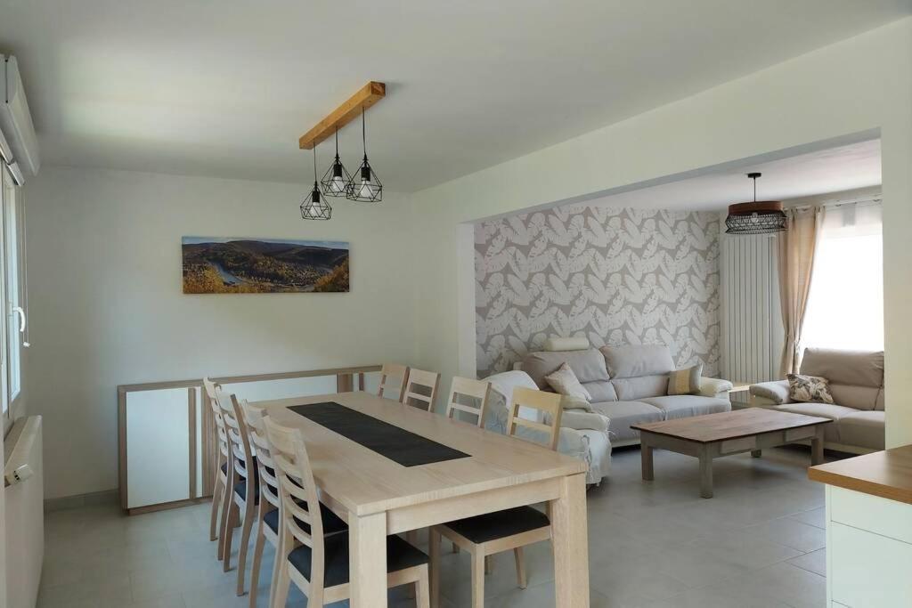 Gite En Bord De Meuse Monthermé Екстериор снимка