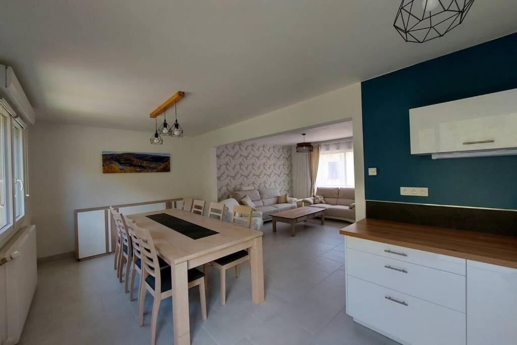 Gite En Bord De Meuse Monthermé Екстериор снимка