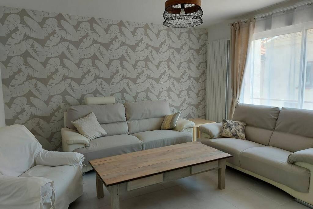 Gite En Bord De Meuse Monthermé Екстериор снимка