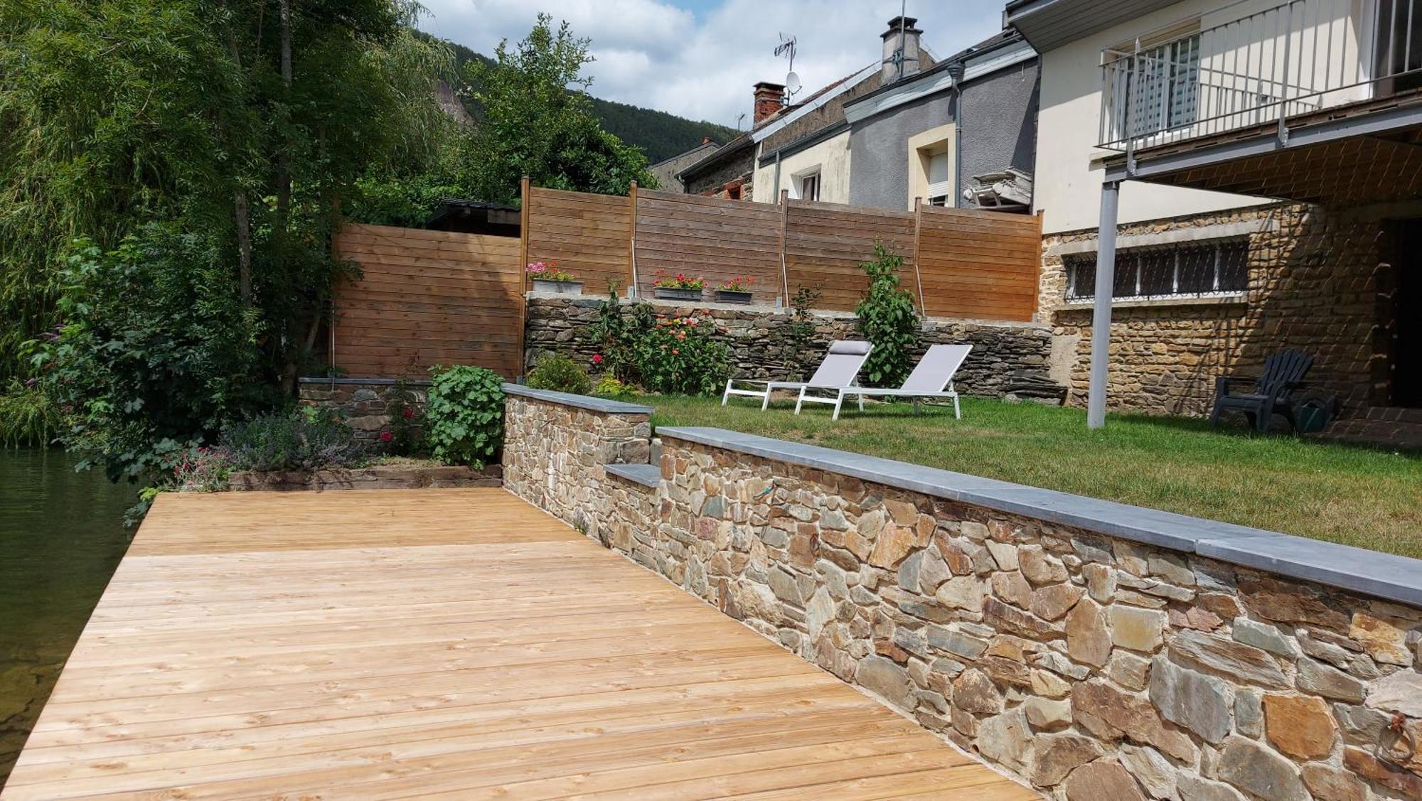Gite En Bord De Meuse Monthermé Екстериор снимка